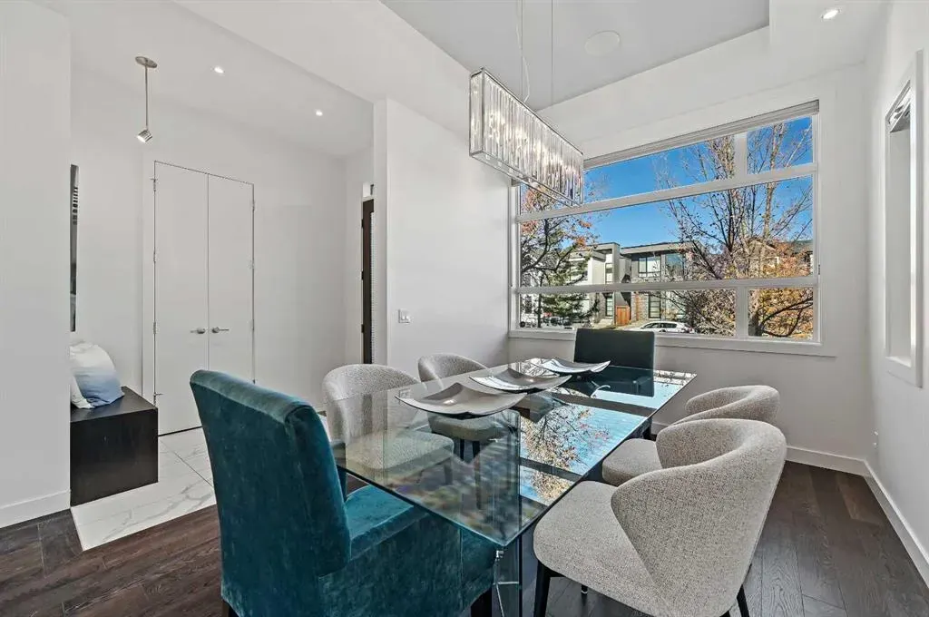 2115 Bowness Road NW