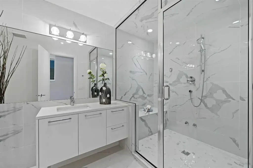 2115 Bowness Road NW