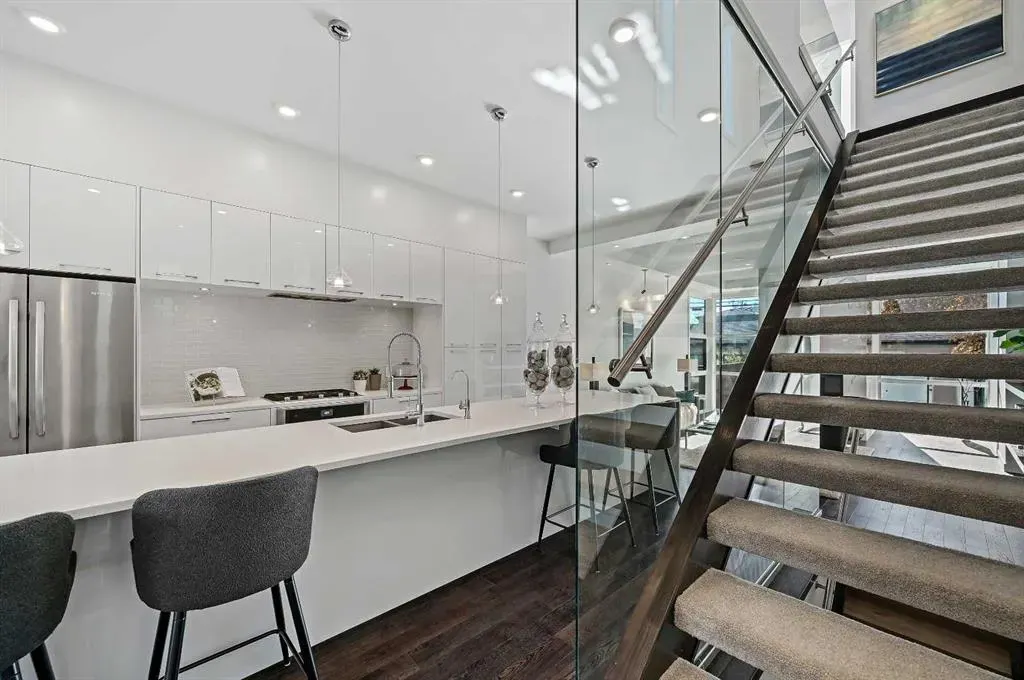 2115 Bowness Road NW