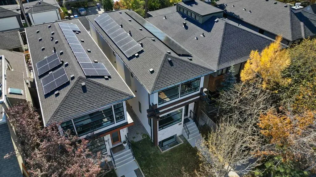 2115 Bowness Road NW