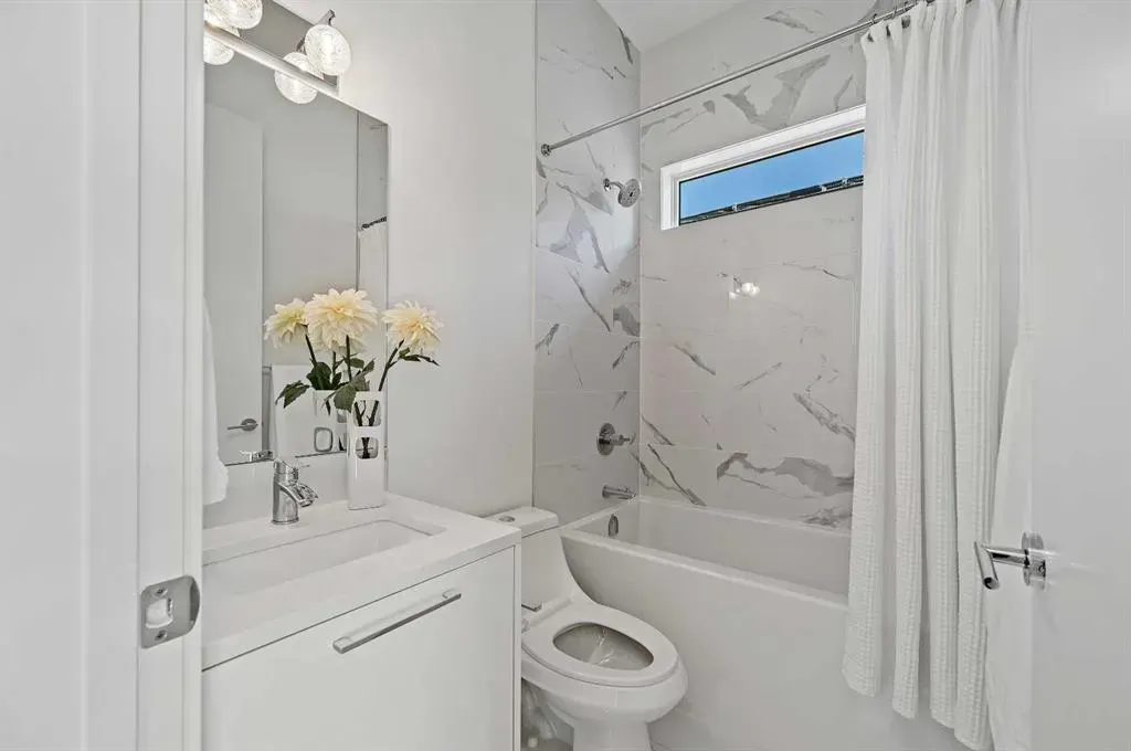 2115 Bowness Road NW