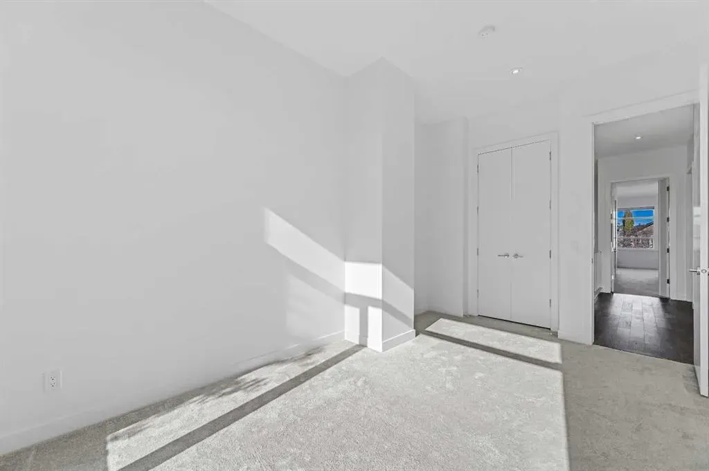 2115 Bowness Road NW