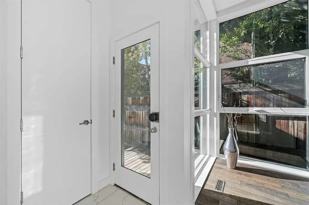 2115 Bowness Road NW