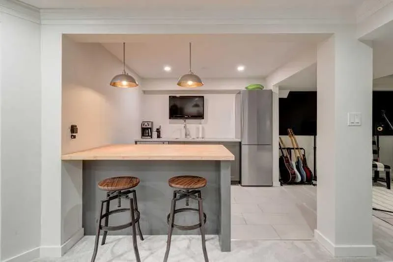 128 Oakside Bay SW