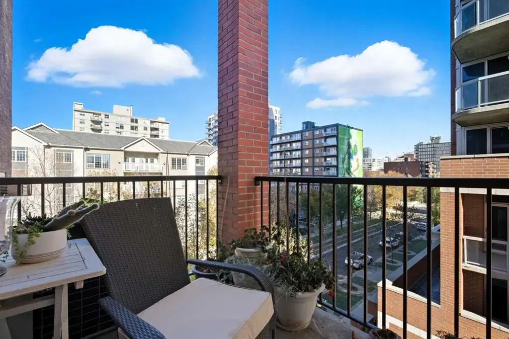 881 15 Avenue SW, #404