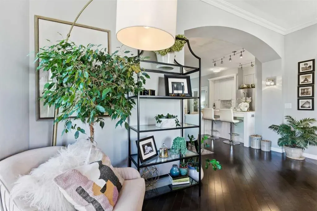 881 15 Avenue SW, #404