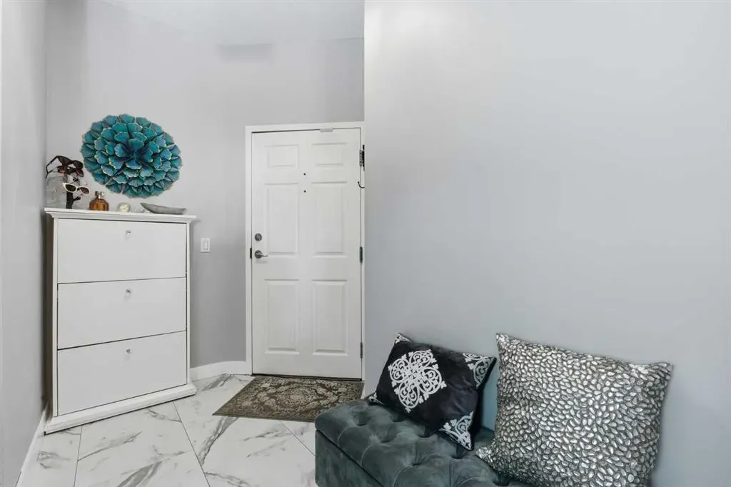 881 15 Avenue SW, #404