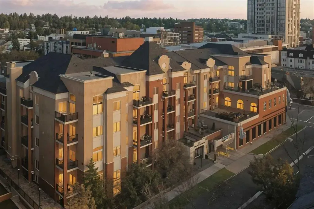 881 15 Avenue SW, #404