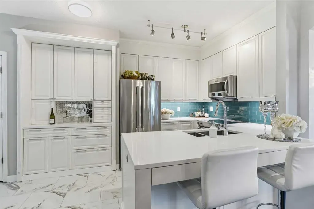 881 15 Avenue SW, #404