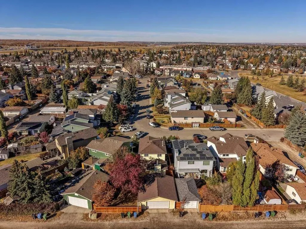 108 Woodborough Crescent SW