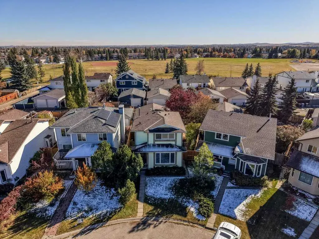 108 Woodborough Crescent SW