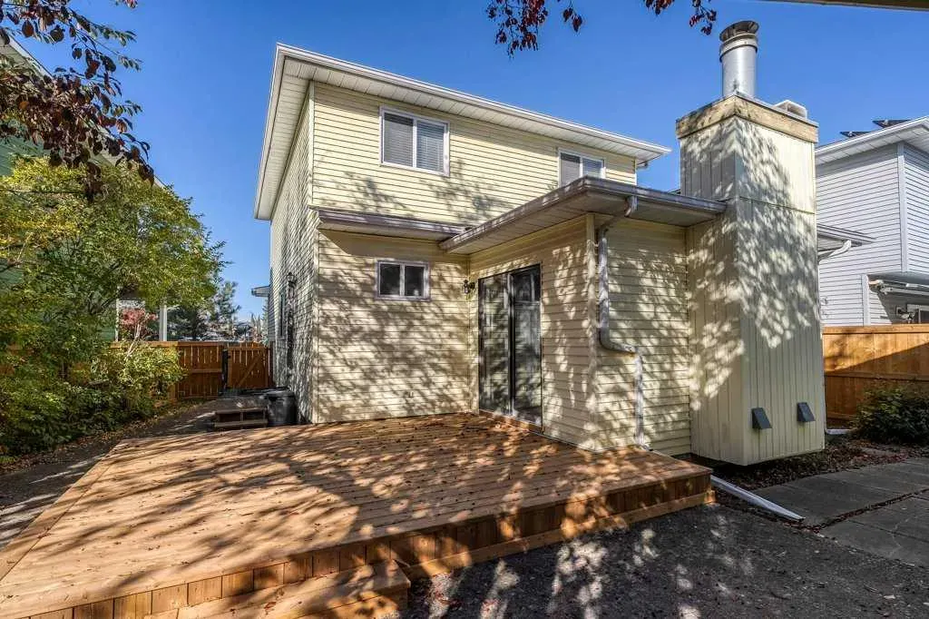 108 Woodborough Crescent SW