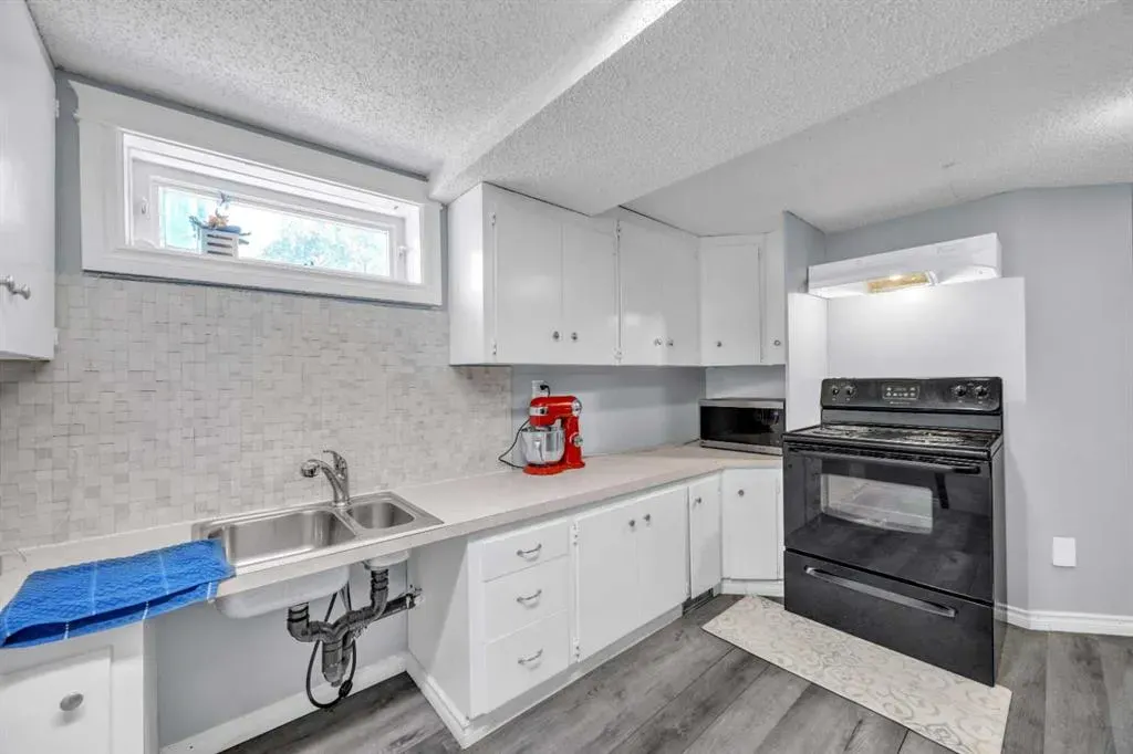 303 Ranchridge Bay NW
