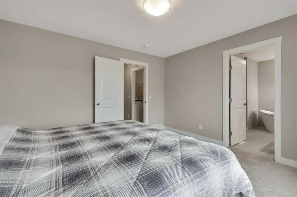 216 Creekstone Row SW