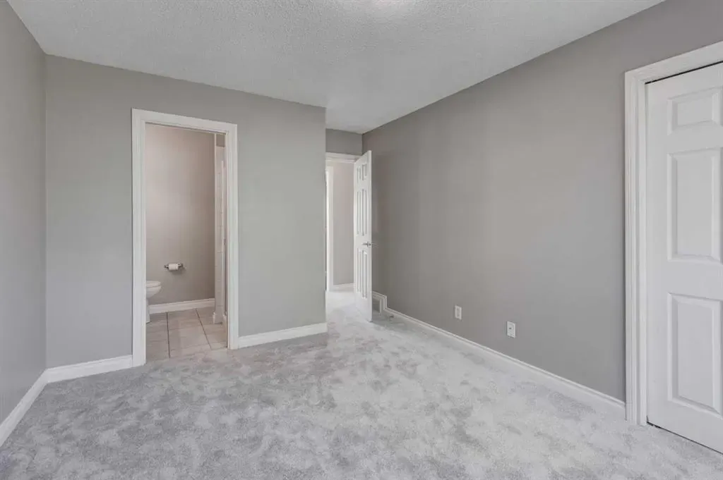 66 Cedarwood Lane SW