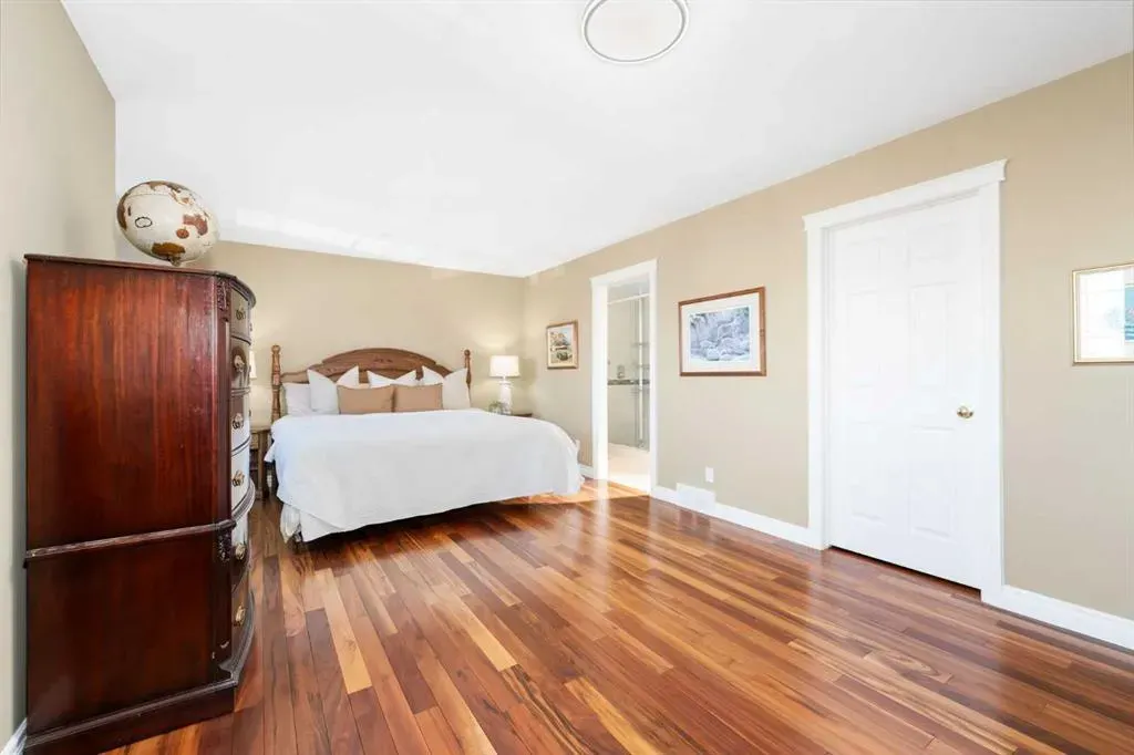 339 Bridlewood Court SW