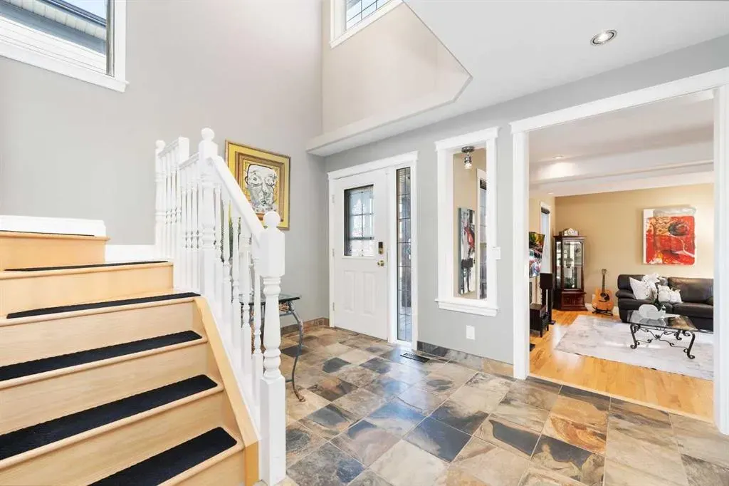 339 Bridlewood Court SW