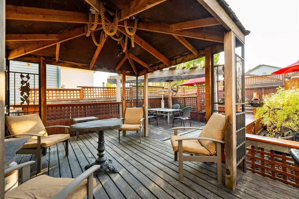 339 Bridlewood Court SW