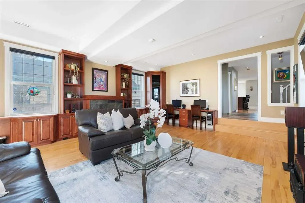 339 Bridlewood Court SW