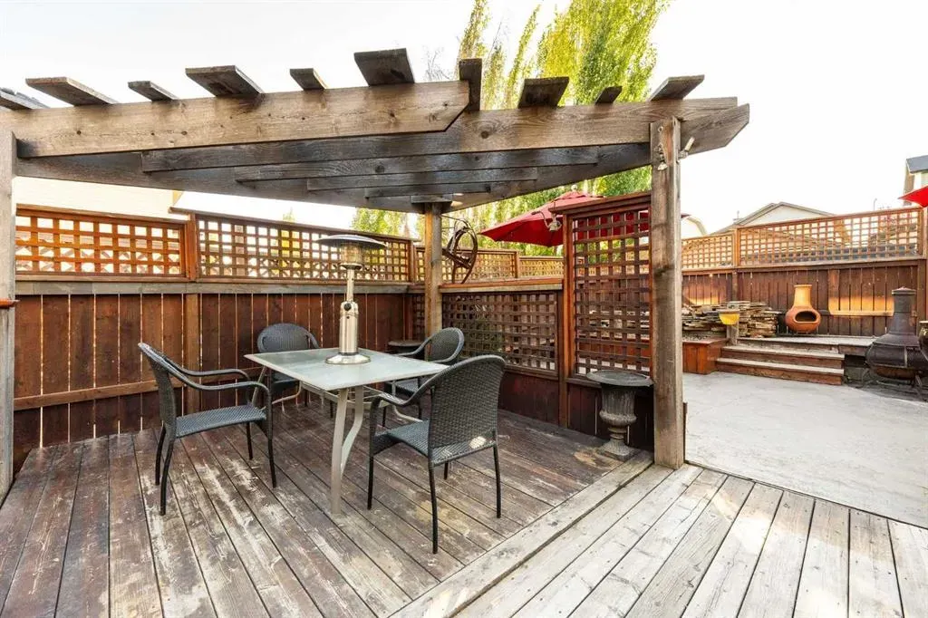 339 Bridlewood Court SW