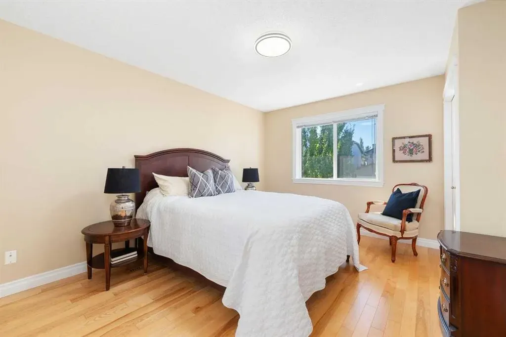 339 Bridlewood Court SW