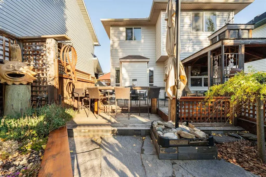 339 Bridlewood Court SW