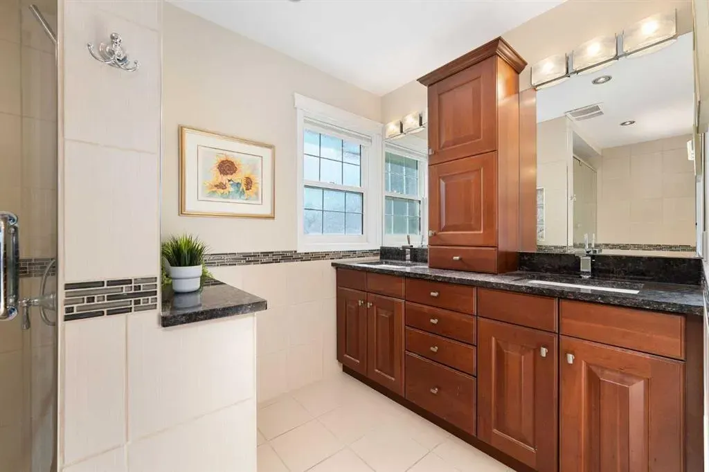 339 Bridlewood Court SW