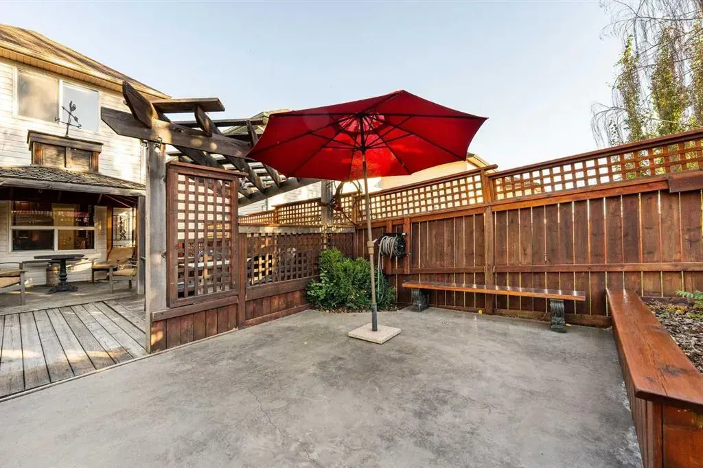 339 Bridlewood Court SW