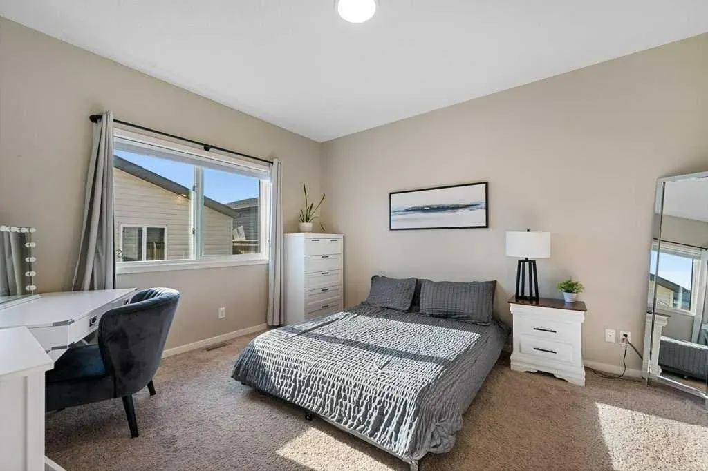 27 Cranford Crescent SE
