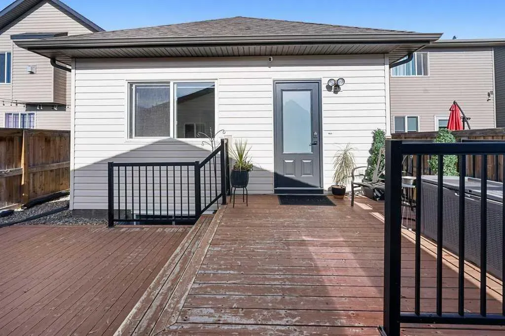 27 Cranford Crescent SE