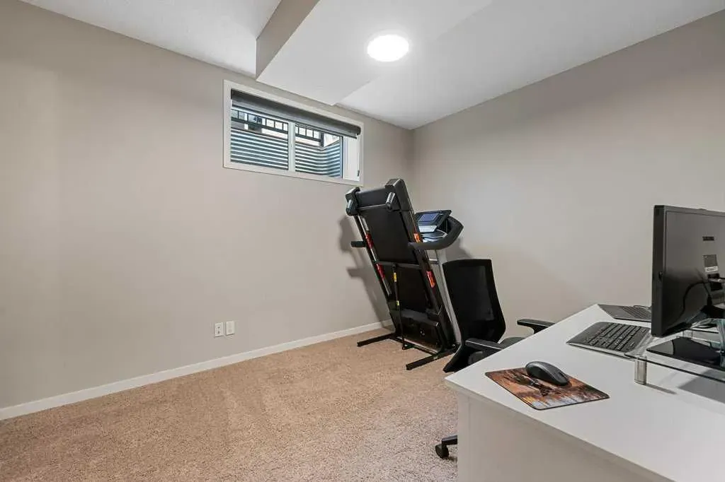 27 Cranford Crescent SE