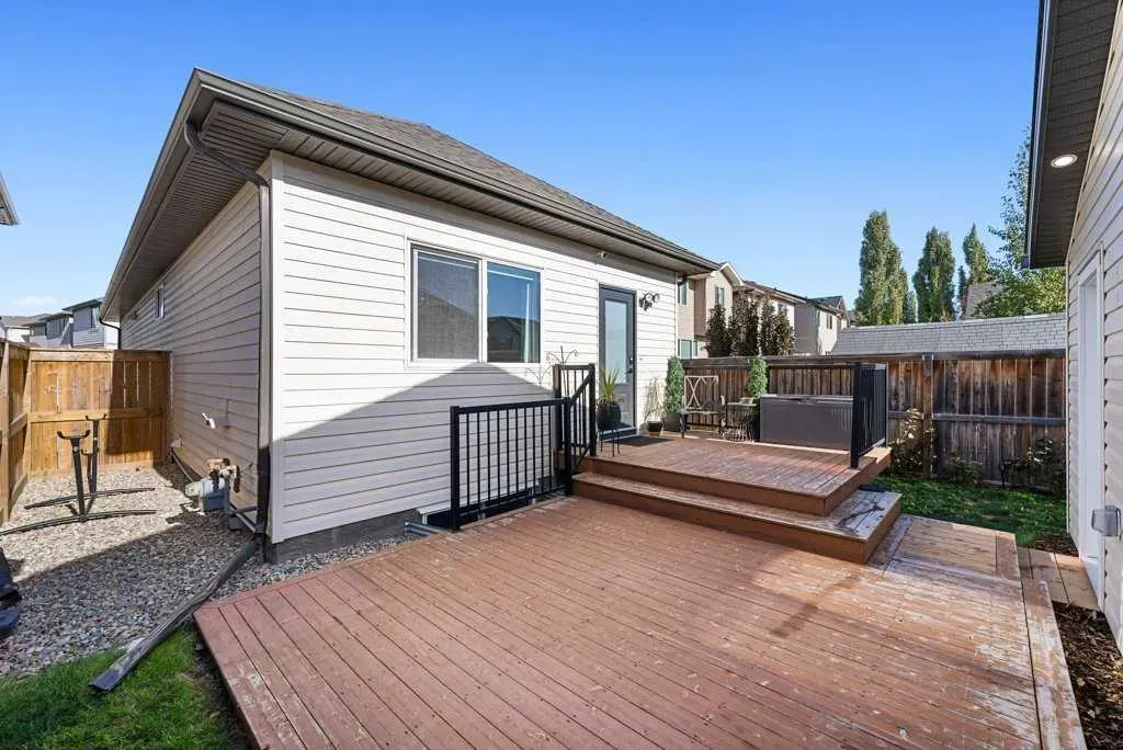 27 Cranford Crescent SE