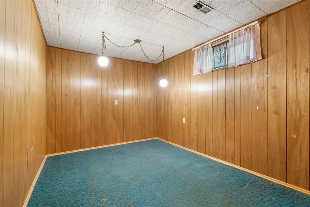 100 Fairview Drive SE