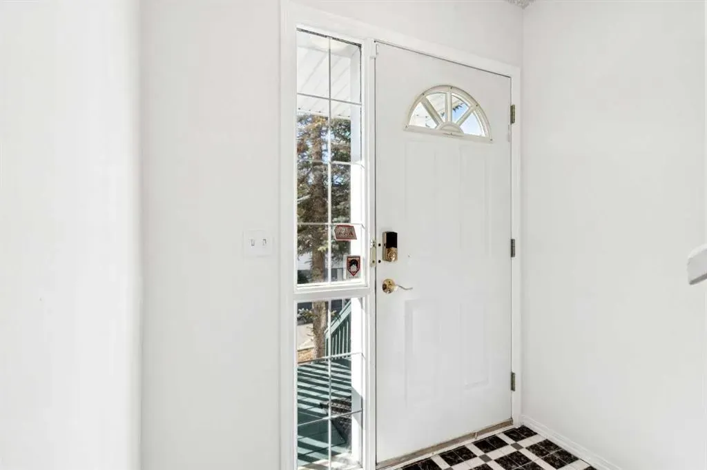 15 Rocky Ridge Gate NW, #19