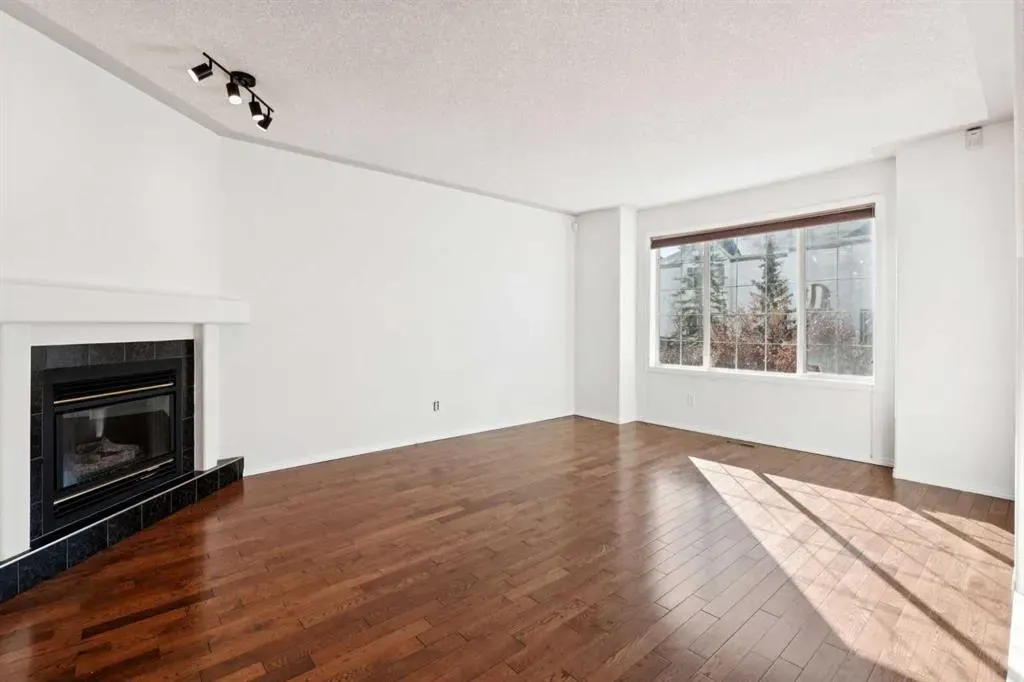 15 Rocky Ridge Gate NW, #19