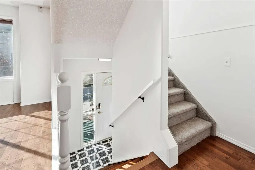 15 Rocky Ridge Gate NW, #19