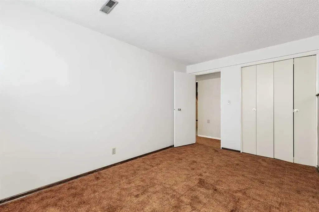 2416 Palliser Drive SW
