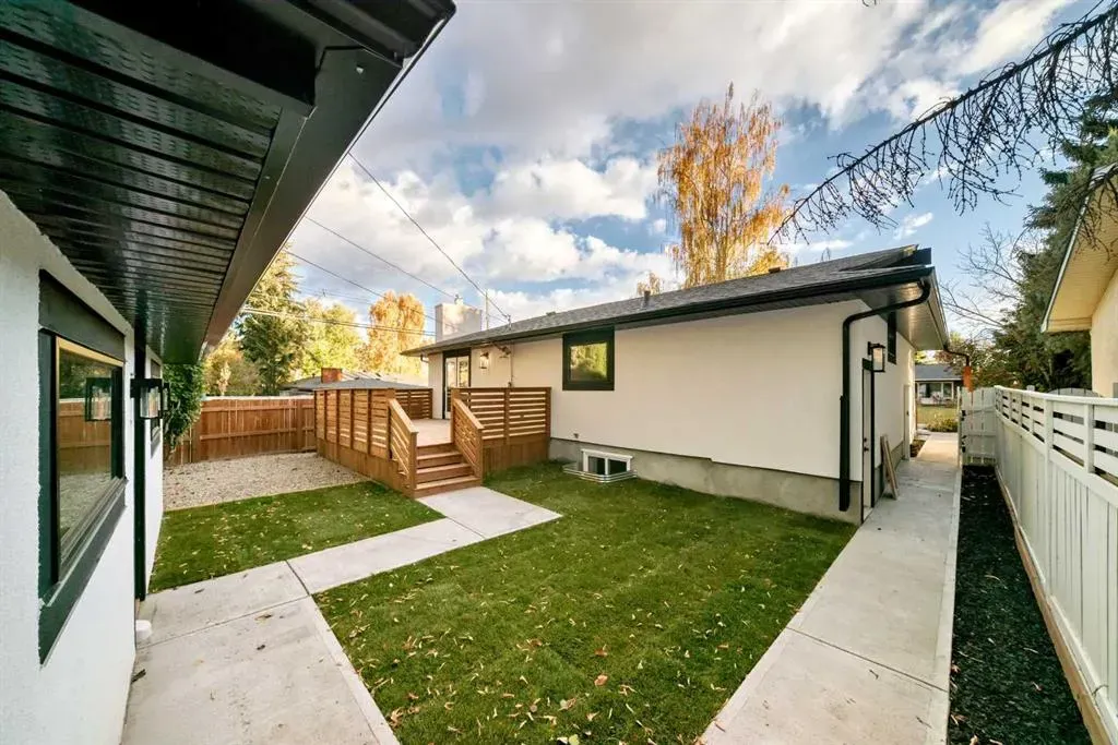 1163 Lake Wapta Road SE