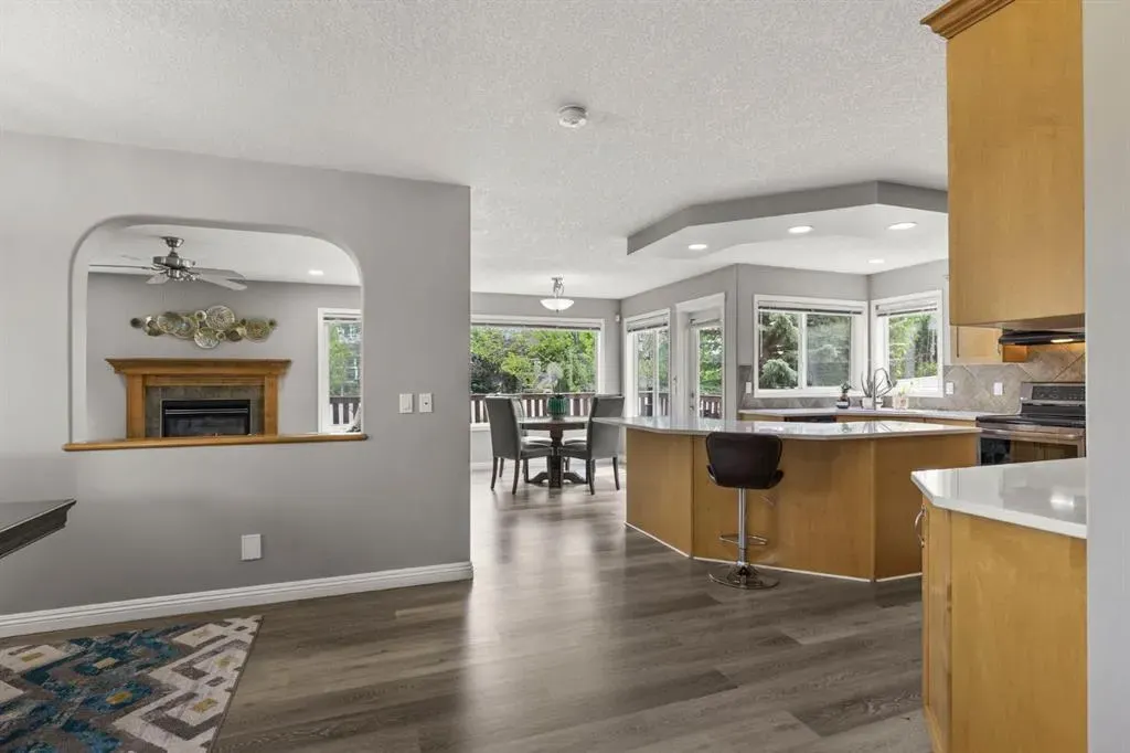 38 Simcoe Crescent SW