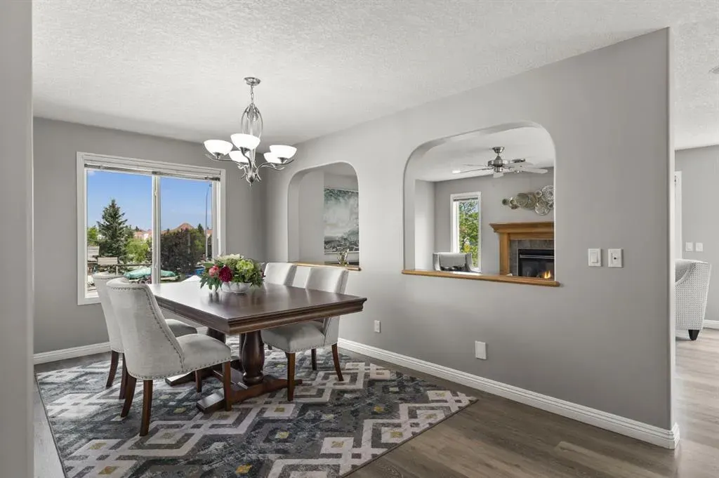 38 Simcoe Crescent SW