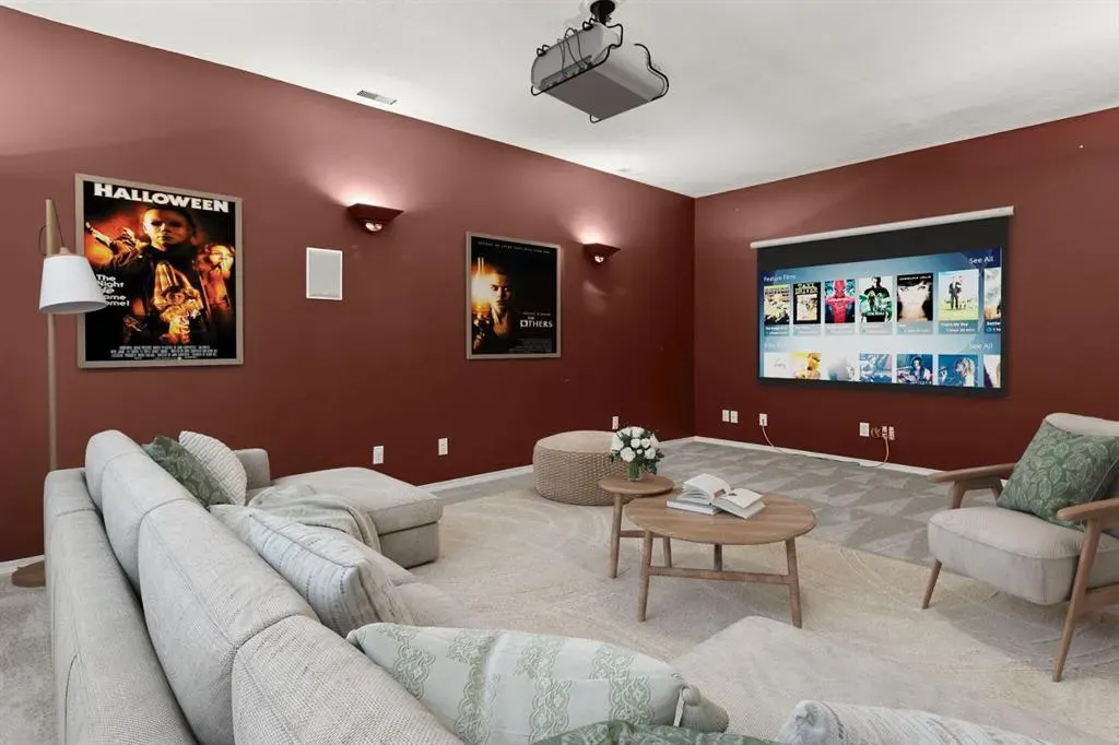 38 Simcoe Crescent SW