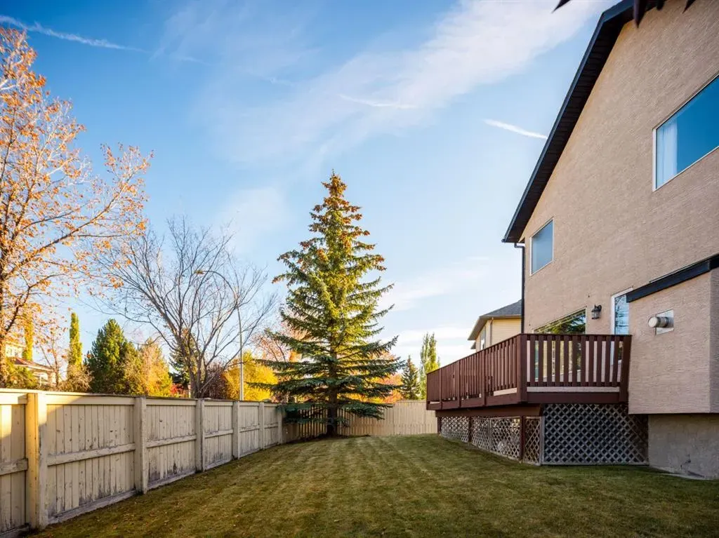 38 Simcoe Crescent SW