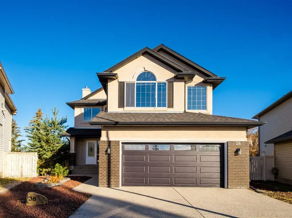 38 Simcoe Crescent SW