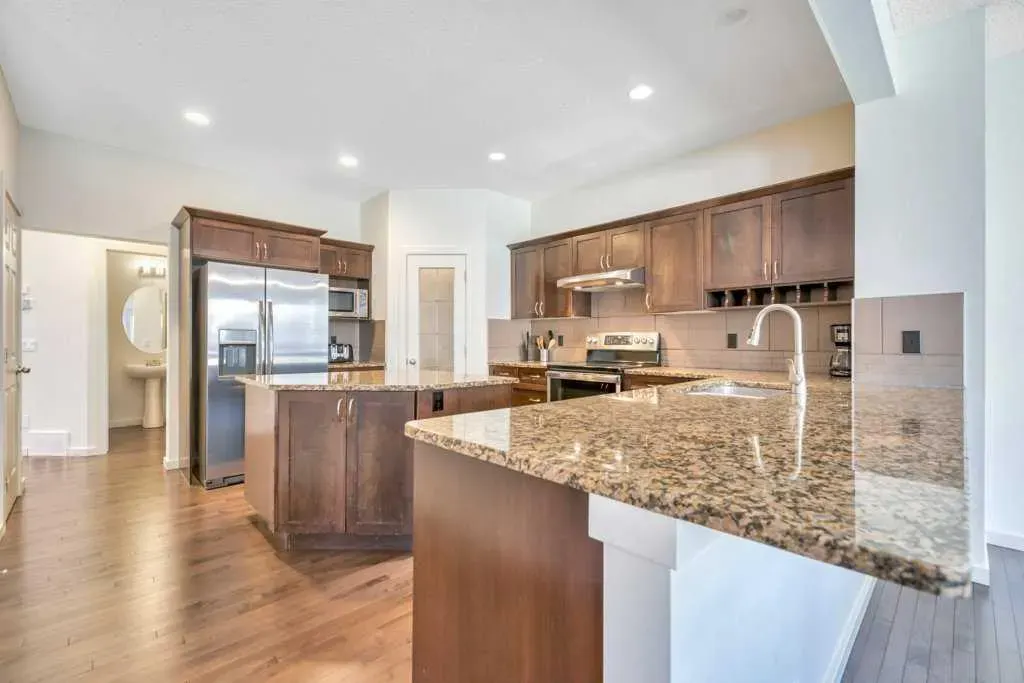 323 St Moritz Drive SW