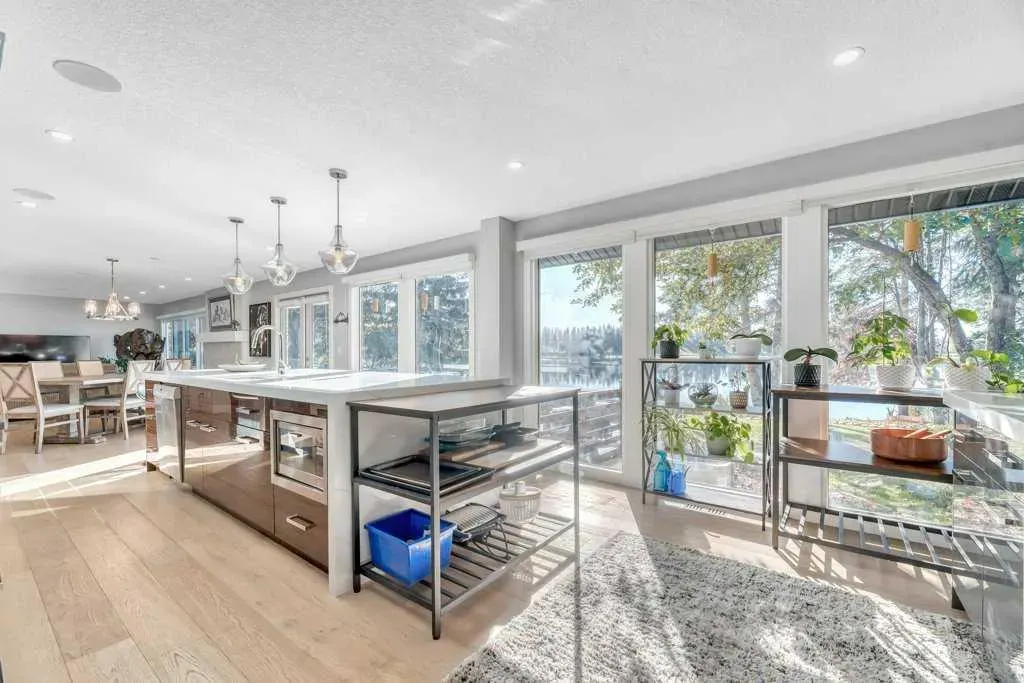 15 Midlake Green SE