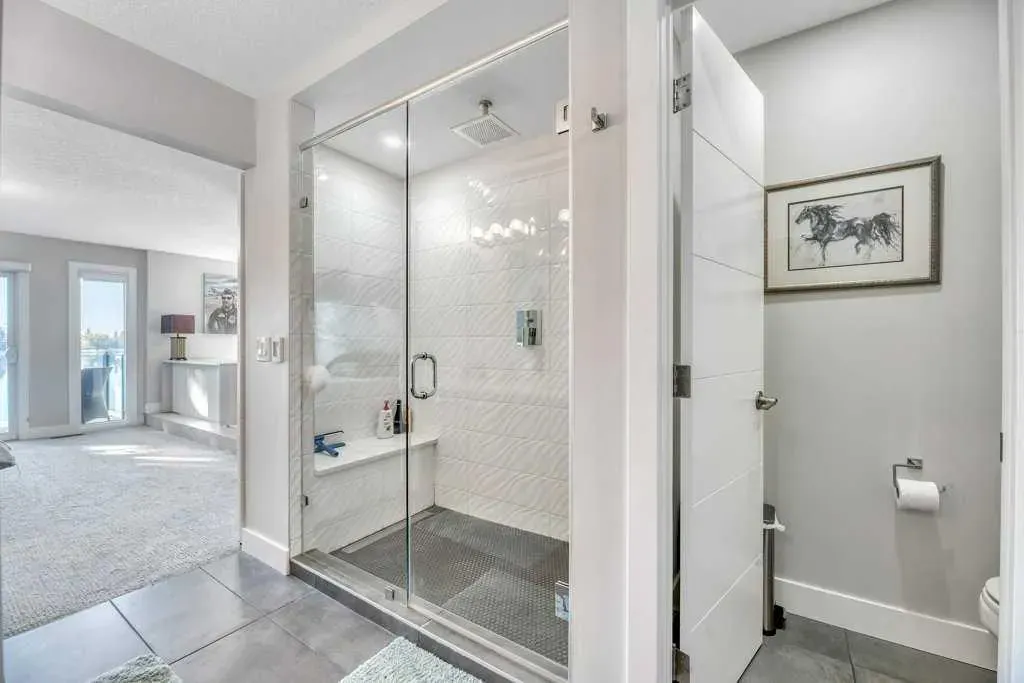 15 Midlake Green SE