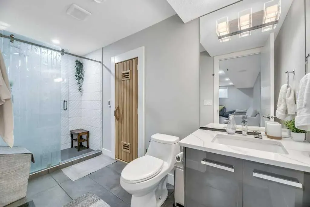 15 Midlake Green SE