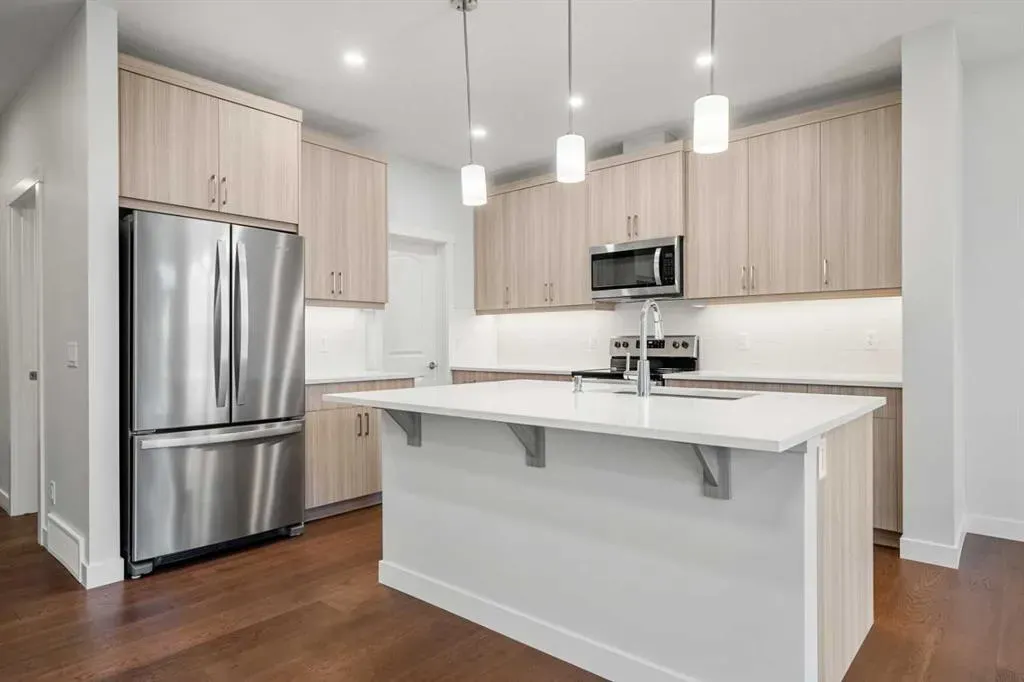 96 Amblefield Grove NW