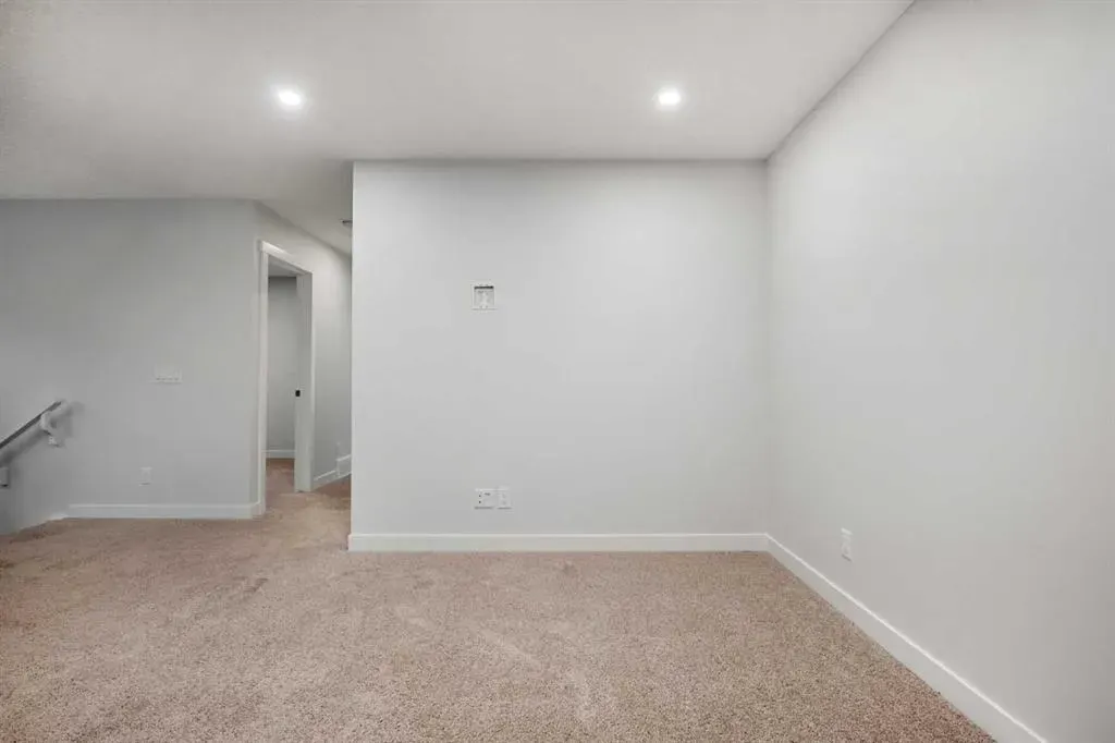 96 Amblefield Grove NW