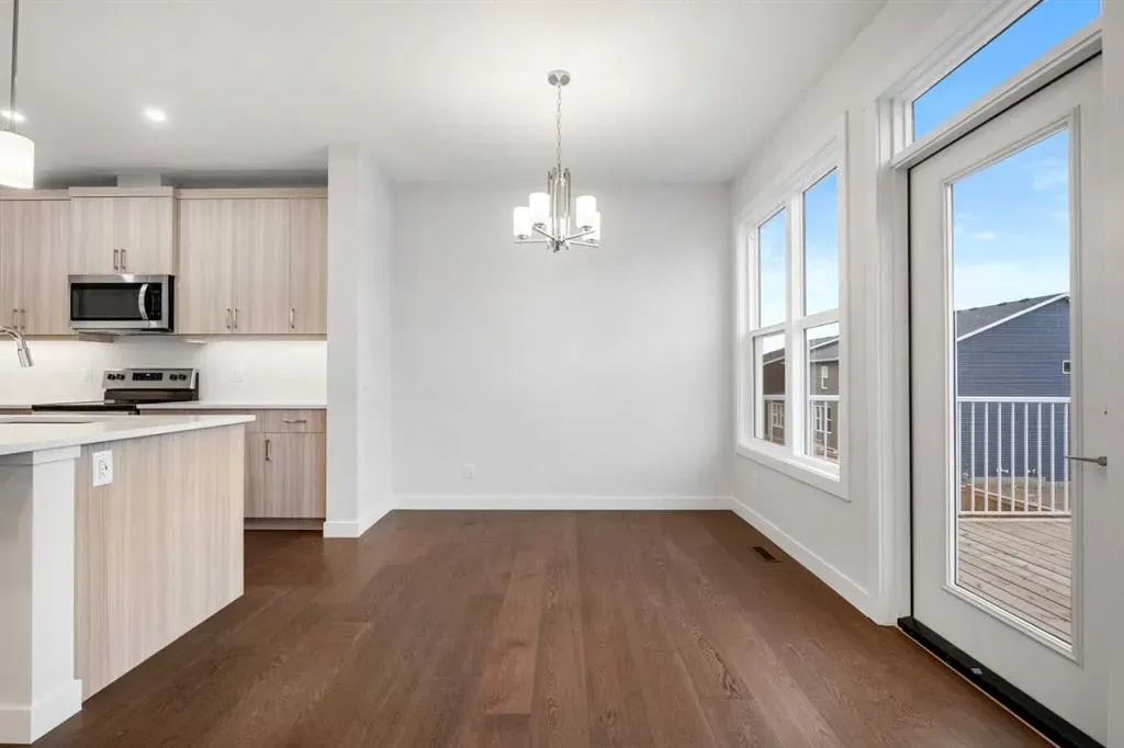 96 Amblefield Grove NW